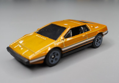2026 Hot Wheels LOTUS ESPRIT S1  dark gold;gray 5sp;77;I Multi Exclusive  LOOSE