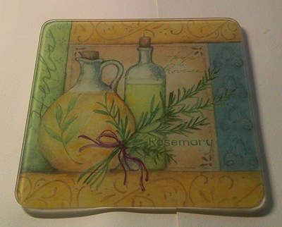 ROSEMARY GLASS CUTTING BOARD / COUNTER SAVER SIZE 6'' X 6''