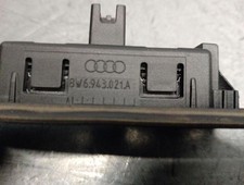 8W6943021A kennzeichenleuchte AUDI Q3 F3B 35 TDI rectp5705347