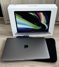 Apple MacBook Pro 13“ mit Touchbar 256 GB Space Grau + Hülle