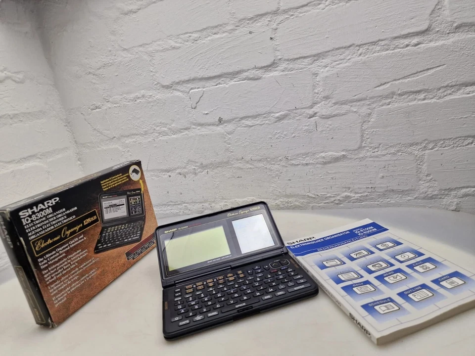 Sharp IQ-8300M Elektronischer Organizer 128KB PDA Vintage Box Handbuch - Bild 2 von 4