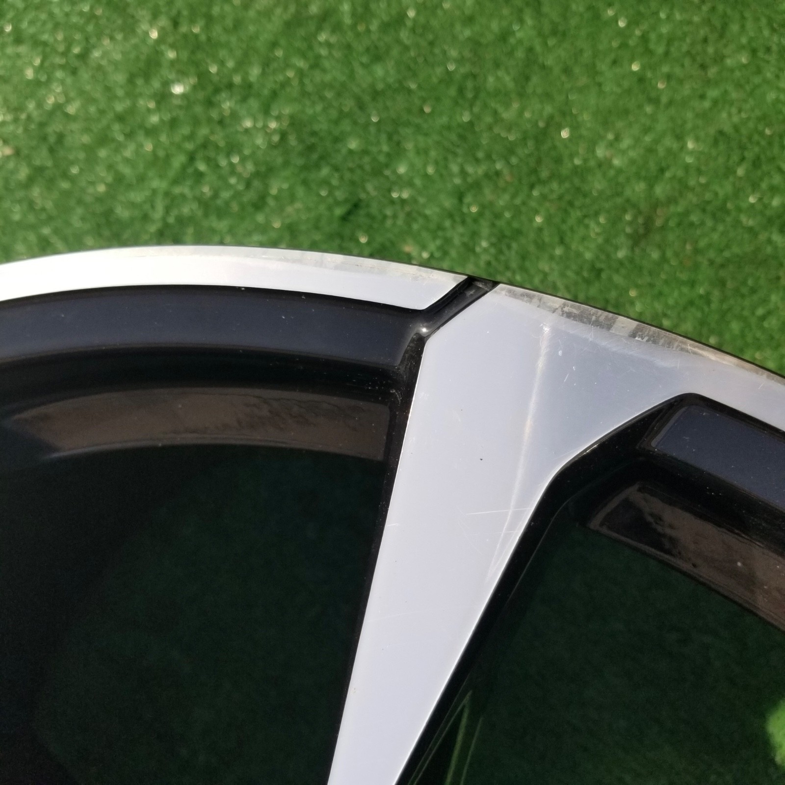 Lamborghini Urus Rear Wheel Black