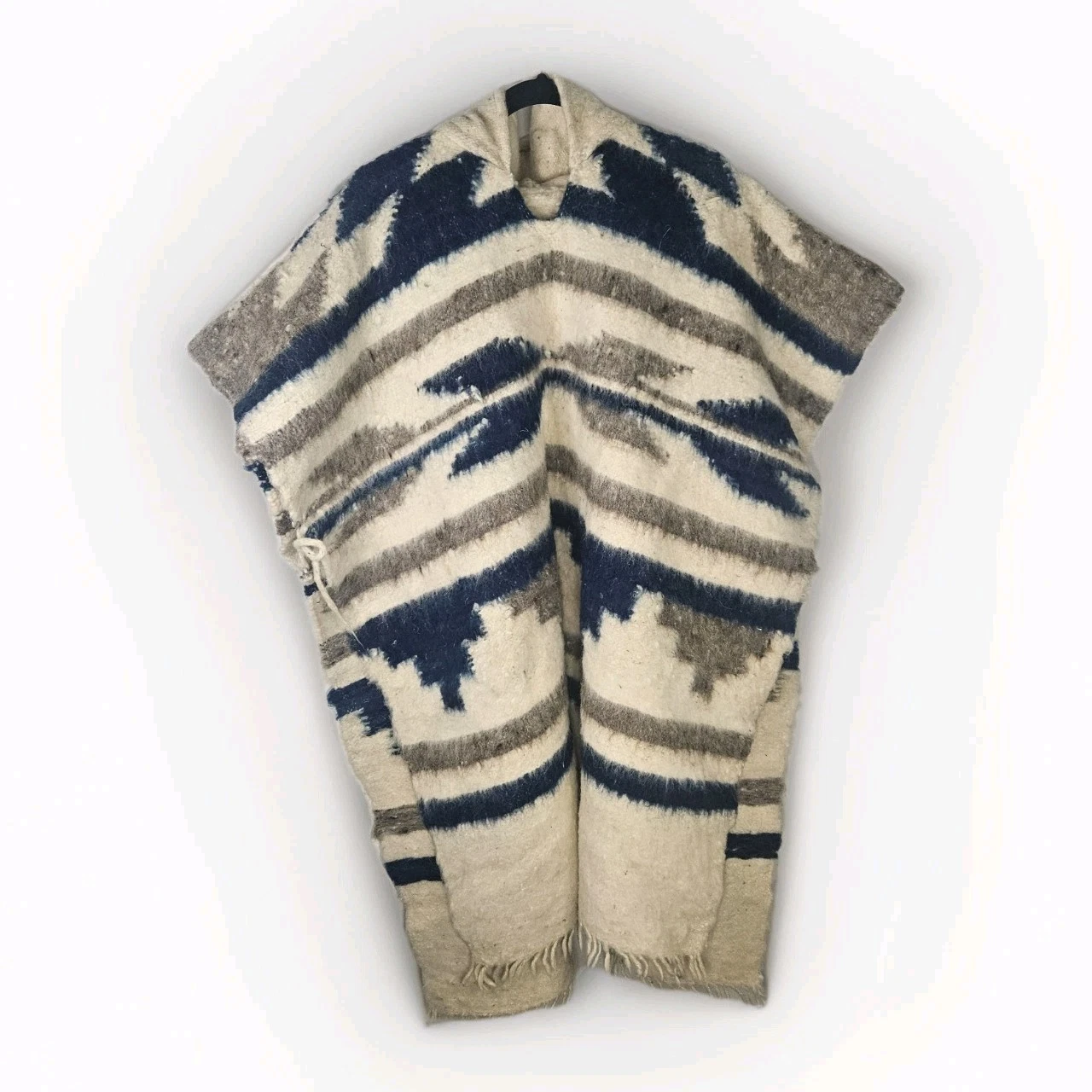 100% Wool Poncho Hooded in Beige Brown Blue Soft Southwestern Aztec Boho Comfort
Opens in a new wind