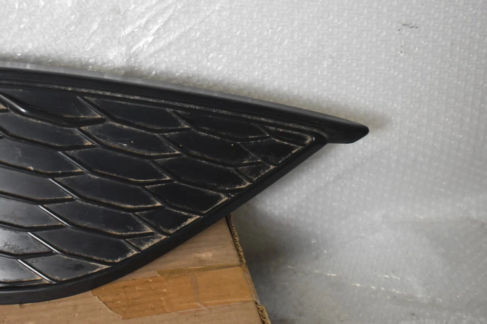 CUBIERTA ANTINIEBLA DERECHA TOYOTA CAMRY 2021-2023 OEM 81481-06220 Foto 4 de 4