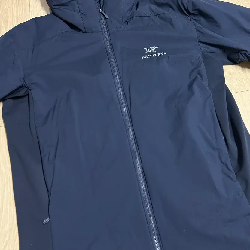 Arc'teryx Atom LT Hoodie Black Sapphire XL Outdoor Jacket