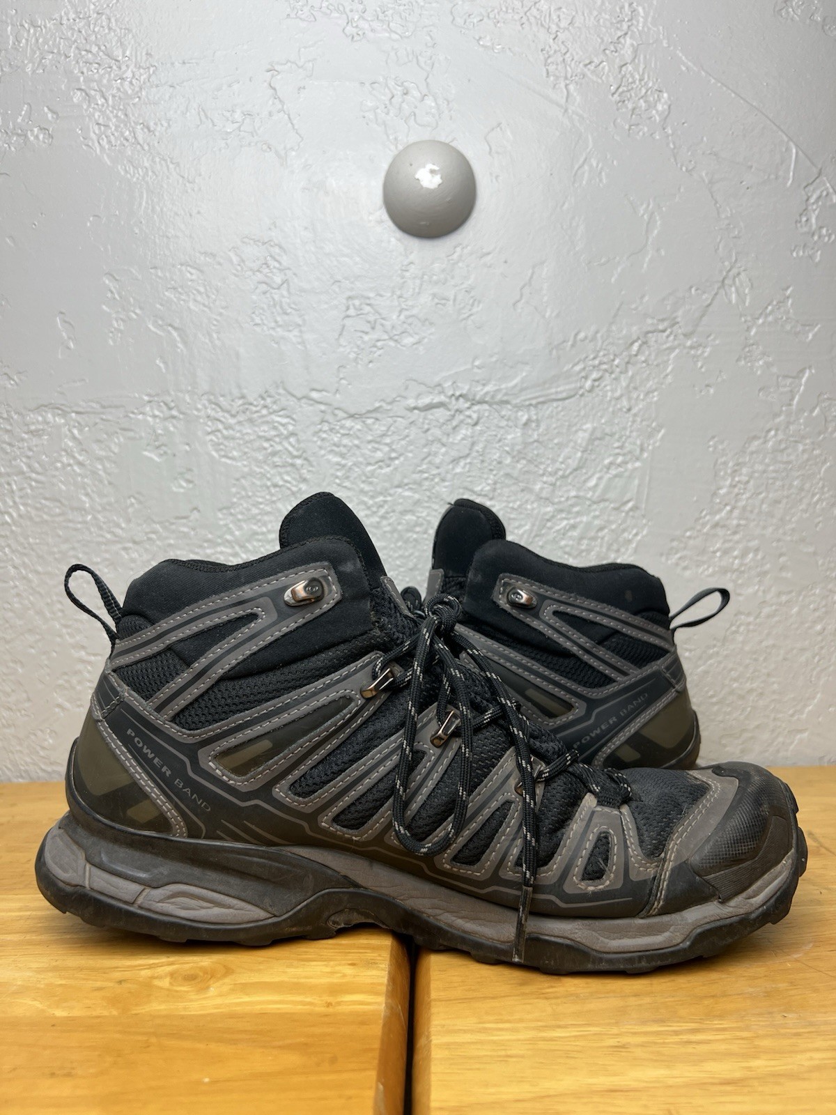 Scarpa da trekking Salomon X Ultra Mid 2 GTX nera stringata outdoor uomo 8 ottime condizioni