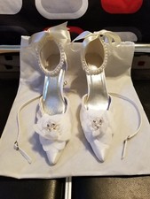 BRAND NEW Women's Satin Kitten Heels Closed Toe Bridal or Formal Occasion Shoes
