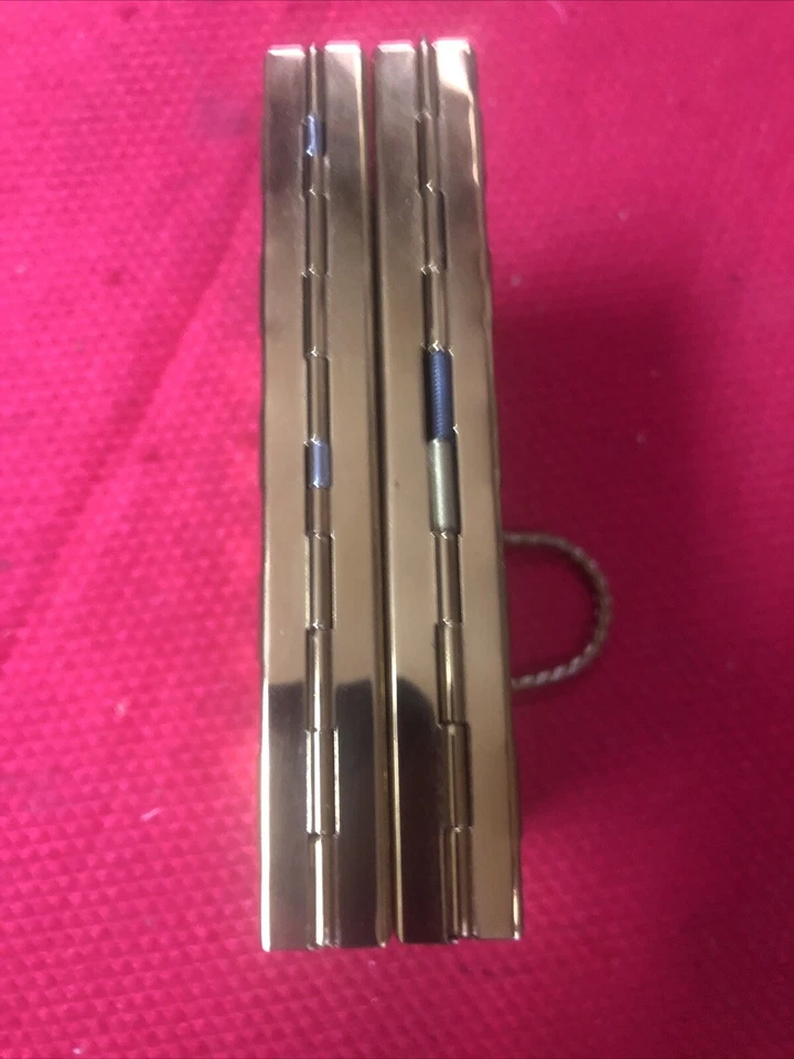 Bolso clutch de maquillaje compacto de metal vintage para mujer tono dorado libro de bolsillo sin usar Foto 4 de 4