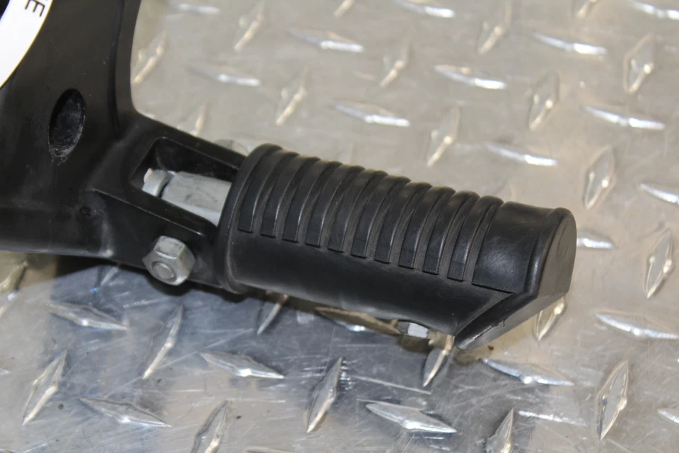 2003 MOTO GUZZI 加利福尼亚州石头右后乘客脚步 PEG — 第 4/4 张图片