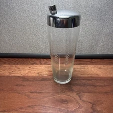 VINTAGE ART DECO ELEGANT TALL GLASS COCKTAIL SHAKER CHROME Etched Design
