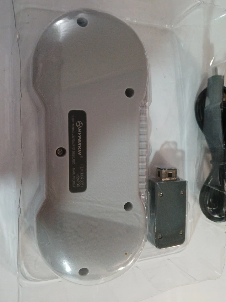 Hyperkin "Scout" Premium Controller for SNES Classic Wireless - Image 2 of 4