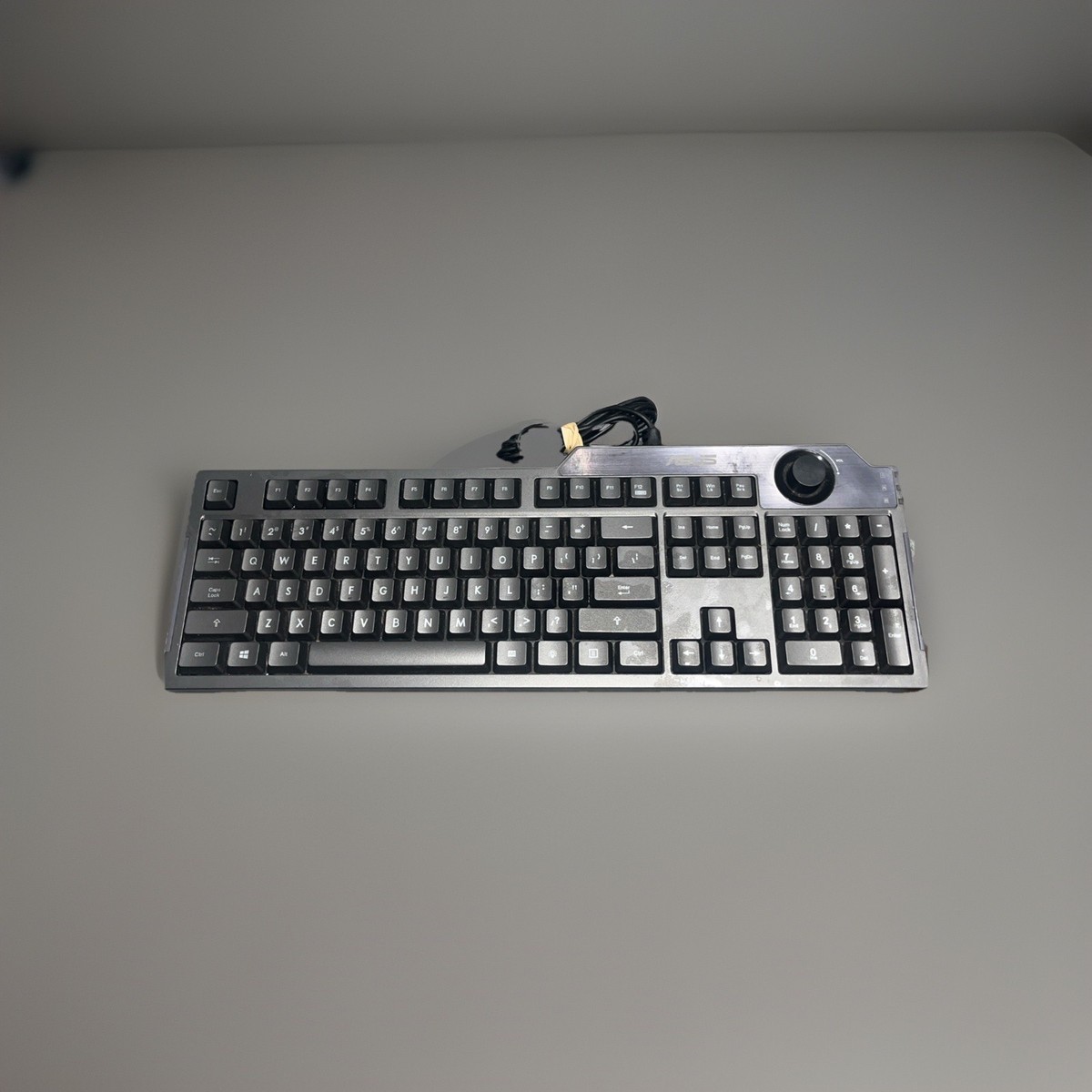 Asus G01 KB Backlit Gaming Keyboard Volume Knob Tilt Legs Tested