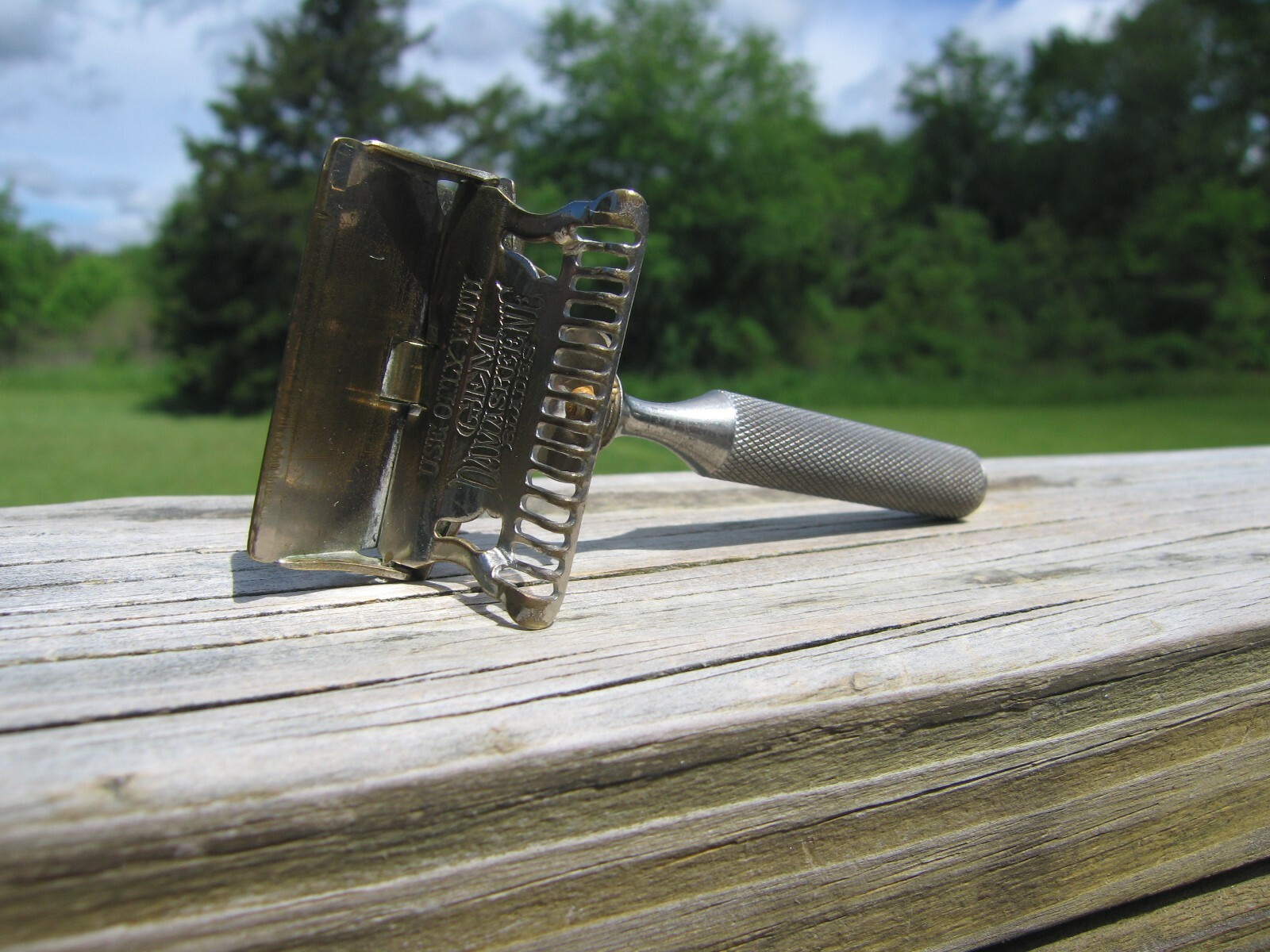 Gem Cutlery Co "Damaskeene" SE Safety Razor Silver Tone w/Original Case