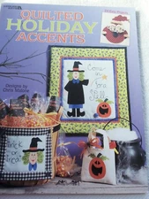 LEISURE ARTS QUILTED HOLIDAY ACCENTS QUILT BOOK - 24 EASY PROJECTS