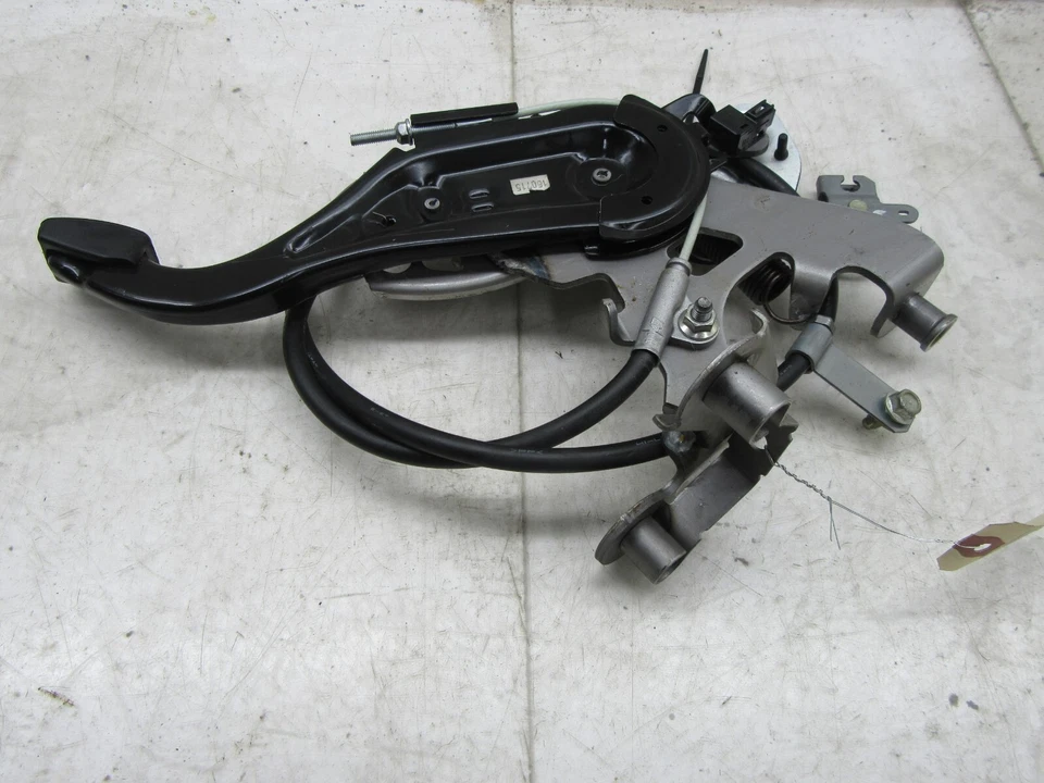 Conjunto de pedal de freno eléctrico de emergencia delantero izquierdo Mazda CX9 2013-2015 OEM Foto 2 de 4