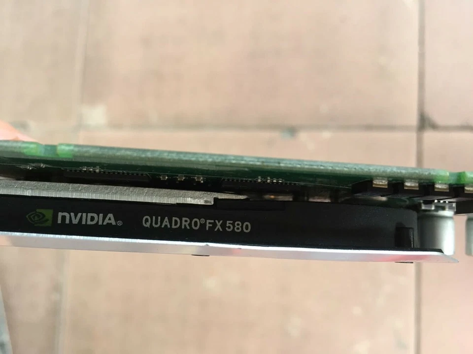 NVIDIA Quadro FX 580 512MB GDDR3 SDRAM PCI-E Video Graphic Card Dual DisplayPort - Image 3 of 4