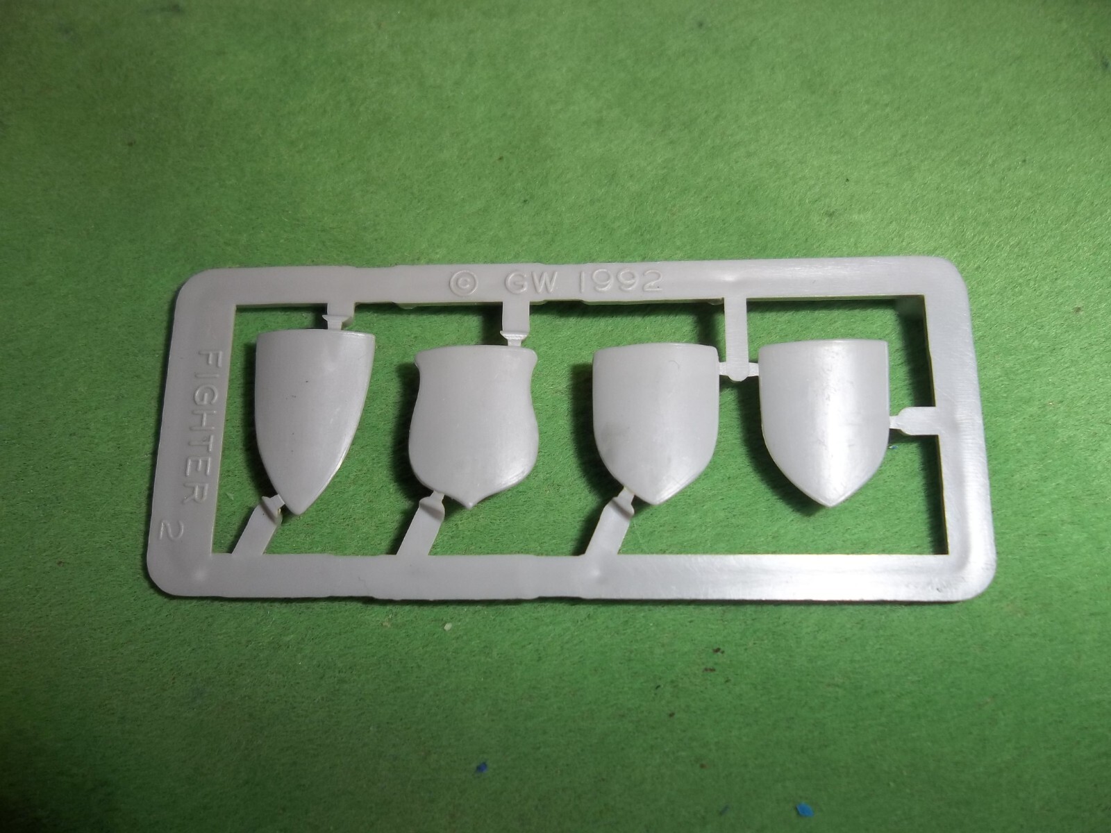 WARHAMMER  4  PLASTIC FIGHTER   SHIELDS   LOT S