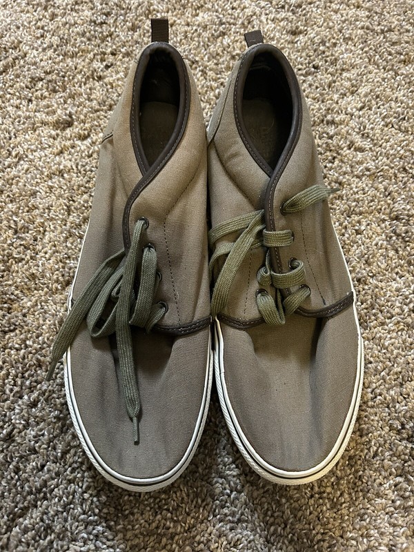 MENS GAP LOW RISE TENNIS SHOES DARK GREEN ARMY GREEN SIZE 10 SNEAKERS TIE LACES
