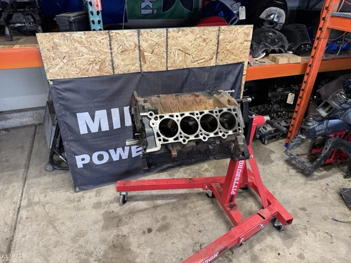 99-04 Windsor Ford Mustang Gt 4.6l 2v Genuine OEM Engine Block W/ Crank