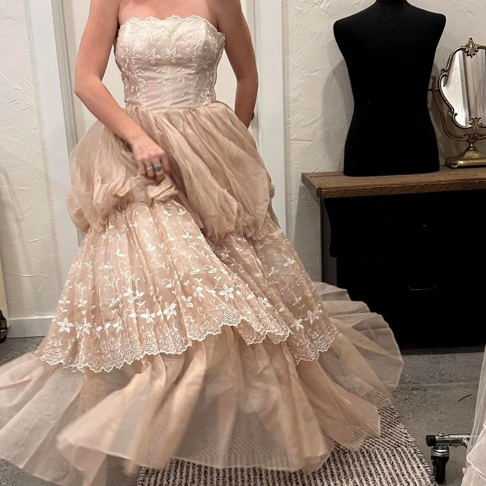 Women's Small Gown Mocha Silk Chiffon Tiered Vintage 60s Bridal Gown Rare - Image 2 of 3