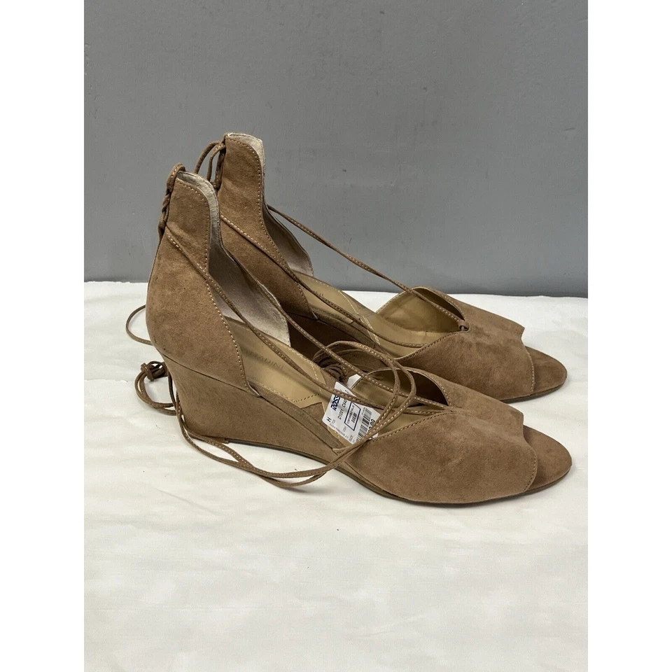 Sandalia de cuña Adrienne Vittadini envolvente al tobillo-Marcey marrón gamuza para mujer talla 11 Foto 3 de 4