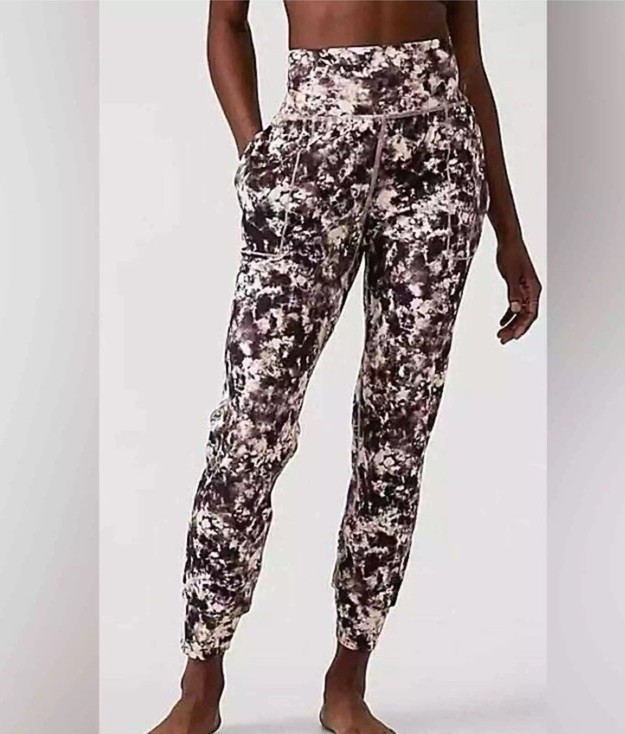 Athleta Salutation High Rise Jogger in Brown White Tie Dye Athletic Pants Medium