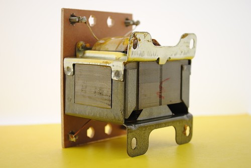 GE Transformer Mod.# 9T56Y6010 KVA.075, Primary 208, Sec.24, 60Hz, NIB - Picture 4 of 5