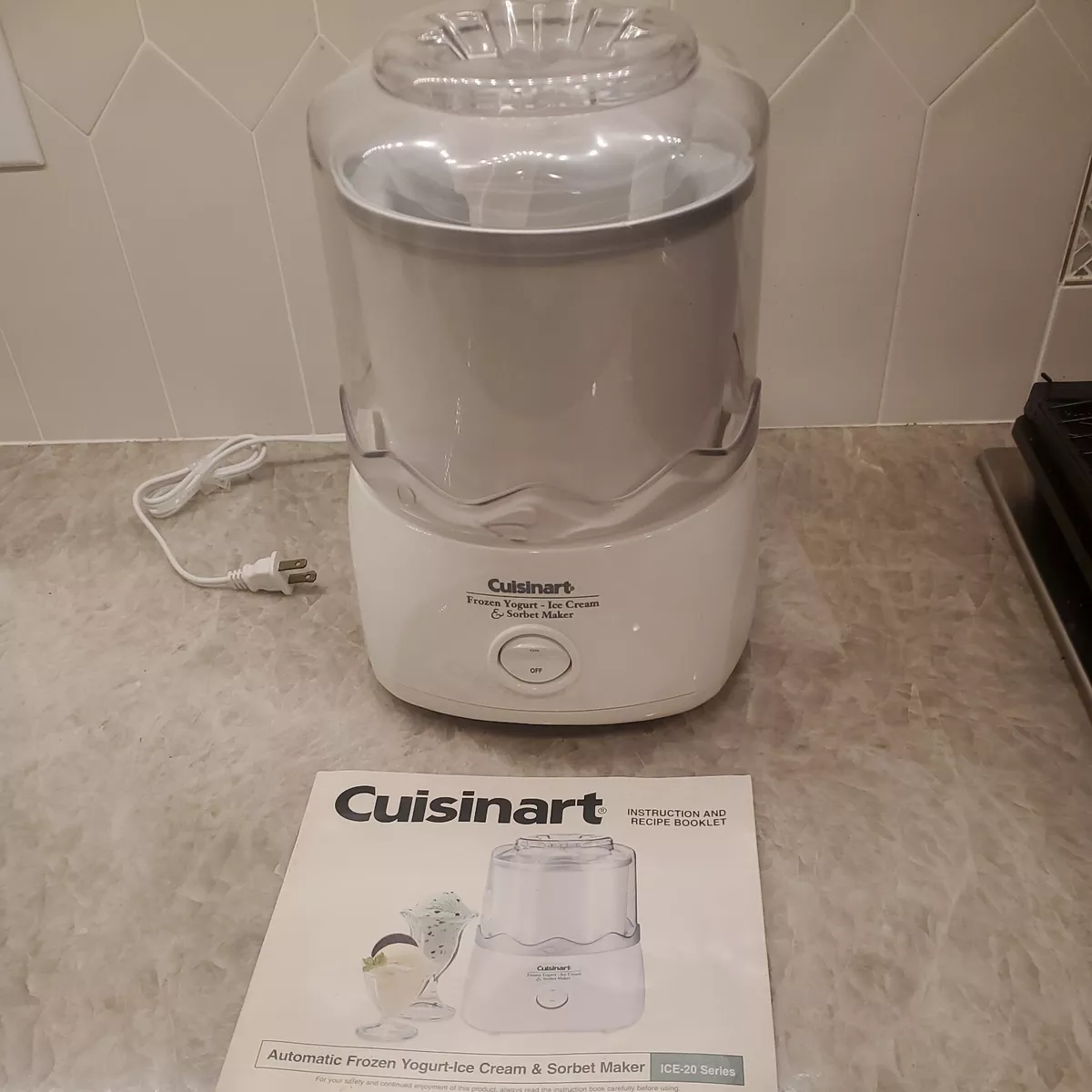 White Cuisinart Automatic Frozen Yogurt Ice Cream Sorbet Maker