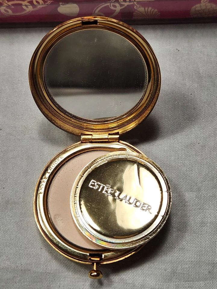 ESTEE LAUDER 香水小饰品手链透明小巧型,粉盒,普利策袋 — 第 3/4 张图片