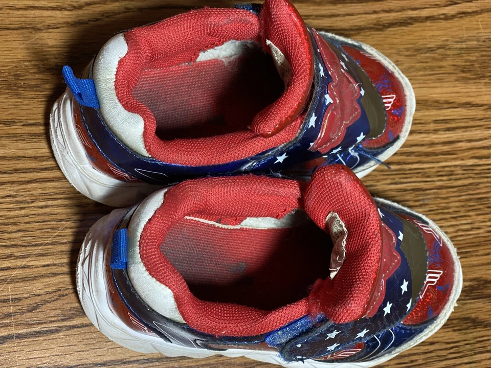 wonder woman shoes Size 7 - Image 4 of 4