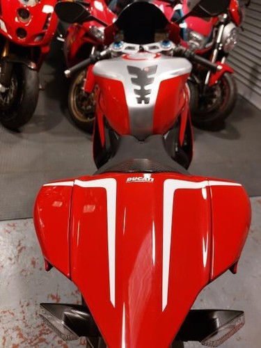 2013 DUCATI PANIGALE 1199 R - ONLY 2000 MILES - 2 PREVIOUS OWNERS - STUNNING! - Picture 12 of 24