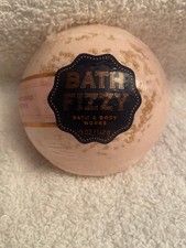 Bath  Body Works Bath Bomb Fizzy Cupcake A THOUSAND WISHES Retired 5 oz HTF