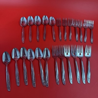 Oneida Custom Roseanne Stainless Lot 24 Pieces Flatware Forks Spoons Silverware