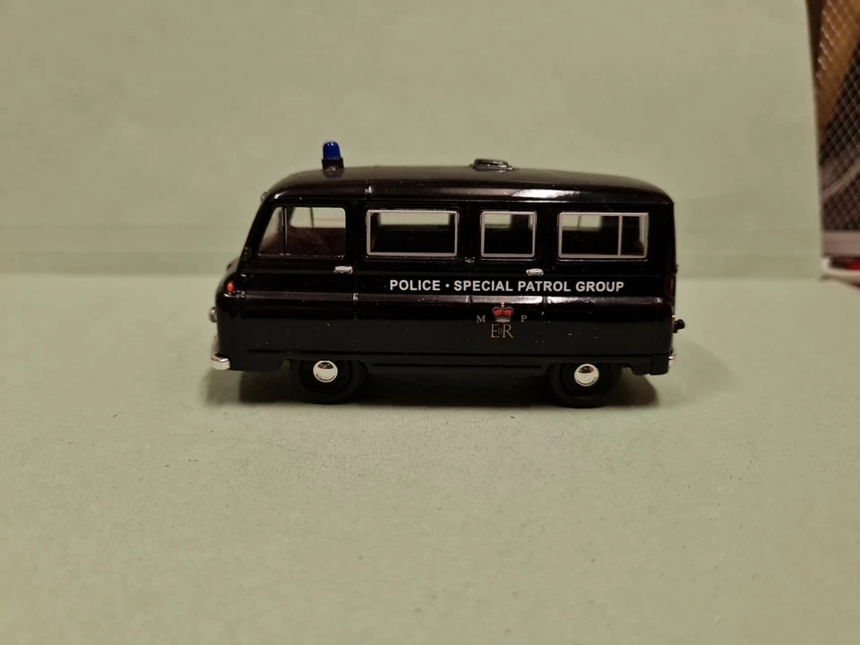 VANGUARDS MORRIS AUSTIN J2 POLICE SPECIAL PATROL GROUP SCALA 1/43  - Immagine 4 di 4