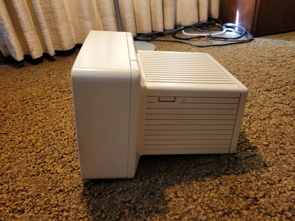 Apple IIc Computer Monitor G090S A2M4090 825-0633-A - Image 2 of 4