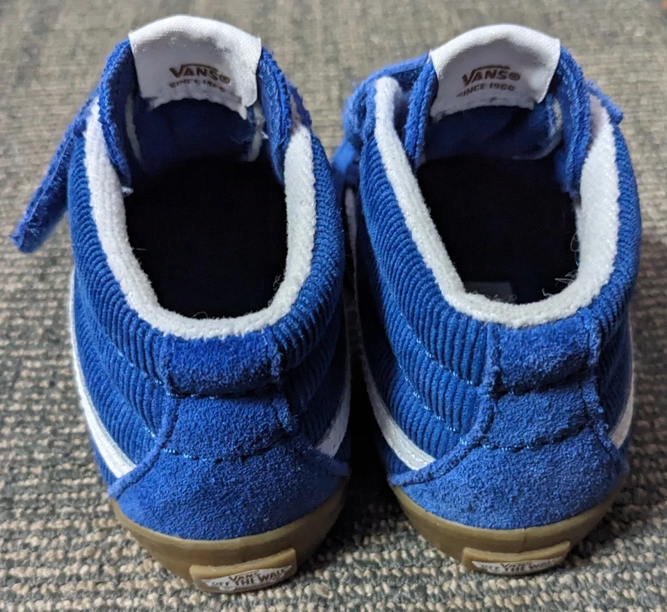 Zapatillas altas VANS para niños pequeños talla 5 azul índigo gamuza pana gancho lazo Foto 4 de 4