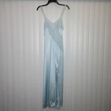 Val Mode Vintage Women's Lace Trim Full Slit Nylon Nightgown Baby Blue S B38
