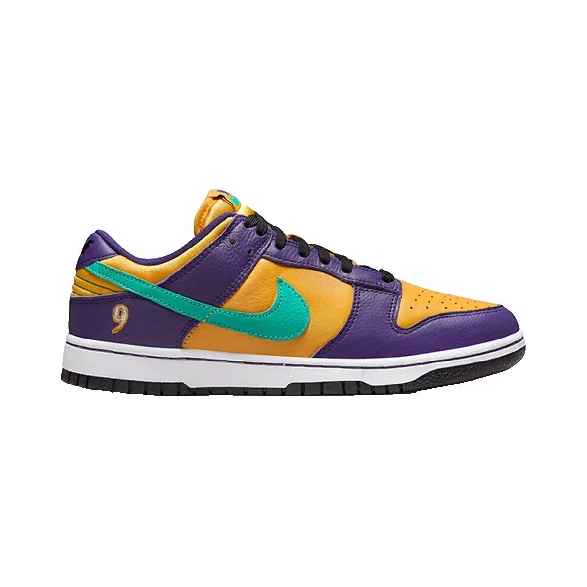 Nike Art Athletic Shoes for Women