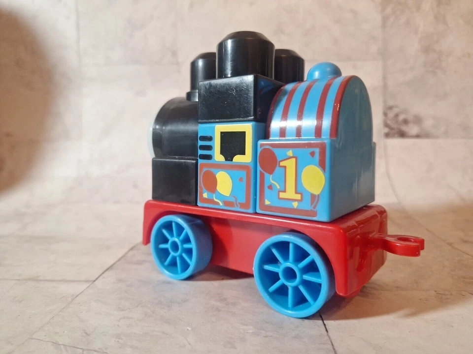 Mega Blok Birthday Balloons Thomas The Train 5 Piece Building Set - Image 3 of 4
