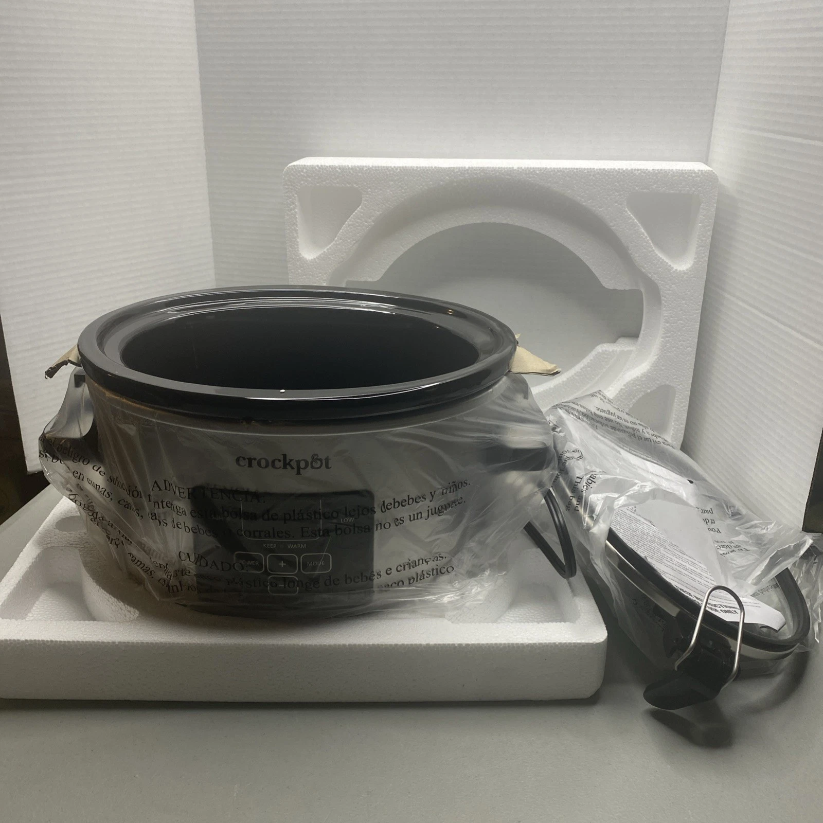 Crock-Pot 4 Quart Travel Proof Cook and Carry Programmable Slow Cooker new
Opens in a new window or