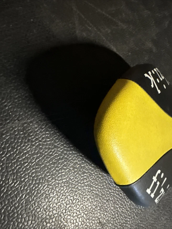 Седло гоночное суперлегкое Fizik Arione Kisumu Rail черное желтое 241 грамм 130 мм - Изображение 2 из 4