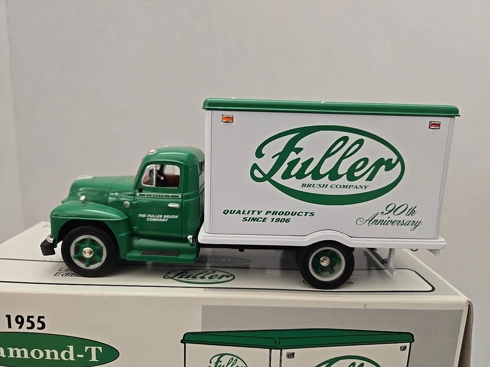 FIRST GEAR 1:34 1955 DIAMOND T FULLER DELIVERY TRUCK 19-2007 - Image 2 of 4