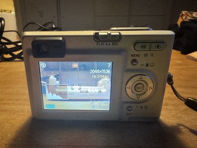 Casio Exilim EX-Z3 / 3.2 MP 
