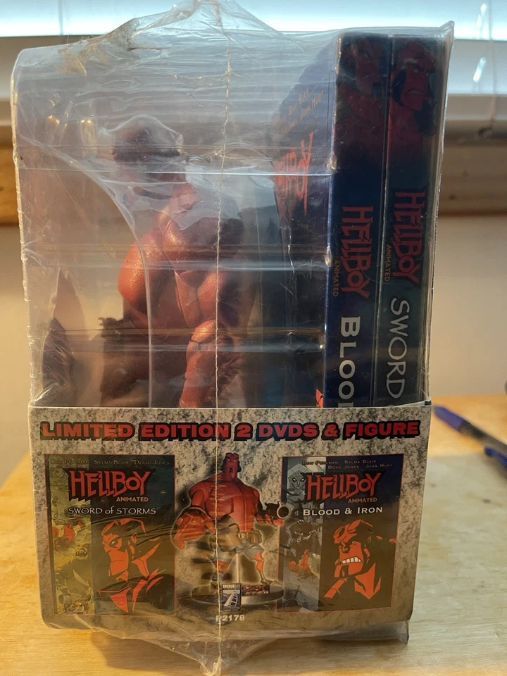 HELLBOY - LTD Edition (2 DVD SET) with Gentle Giant Figure NEW In Plastic - Image 4 of 4