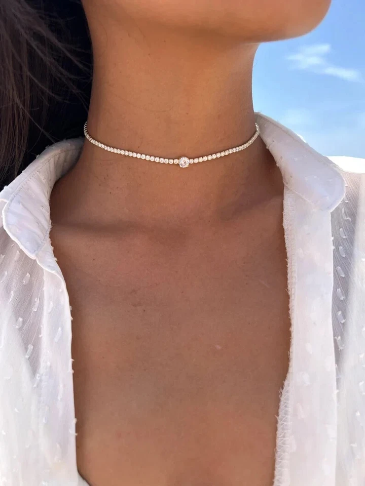 Gargantilla de tenis redonda de diamantes simulados de 7 quilates para mujer enchapada en oro blanco de 14 k Foto 3 de 4