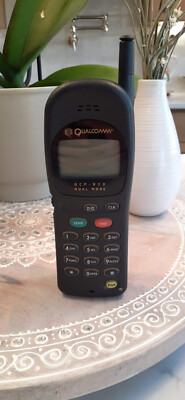 Qualcomm Airtouch QCP-820 Wireless Digital Display Vintage Cellphone