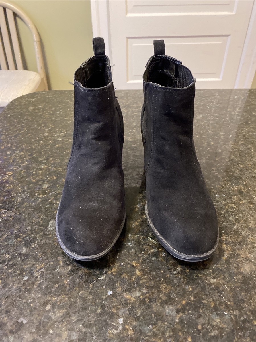 Diba Black Suede Ankle Boots Size EUC Cute!