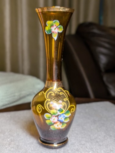 Vintage Nasco Gold and Floral Handpainted Amber 8 Inch Glass Vase Made In Japan - Picture 3 of 18