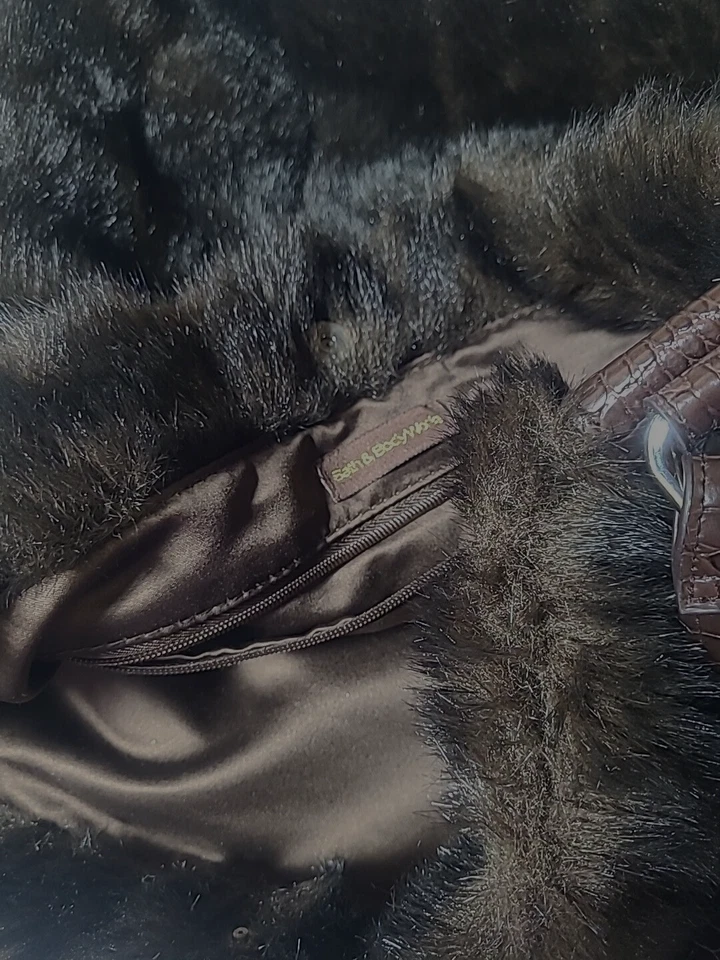 Bolsa Hobo Estilo Designer Grande Desleixada Marrom Pele Sintética Bolsa Tote Vegana Mob Esposa - Imagem 3 de 4