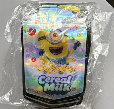 100 Pcs - 3.5g Minion Despicable Me  Cereal Milk  Holographic Mylar bags 